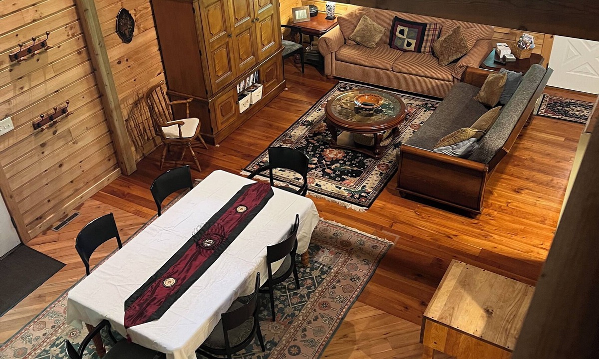 Moatsville House | Secluded Luxury Log Cabin on 40 Acres Near Tygart River & Lake