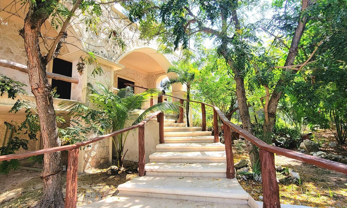 Salina Grande Apartment | Secluded Mid-Island Hacienda