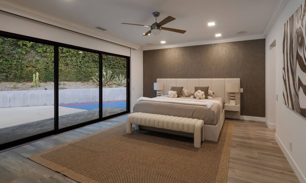 Beverly Glen House | Secluded Modern Beverly Hills Villa Unavailable