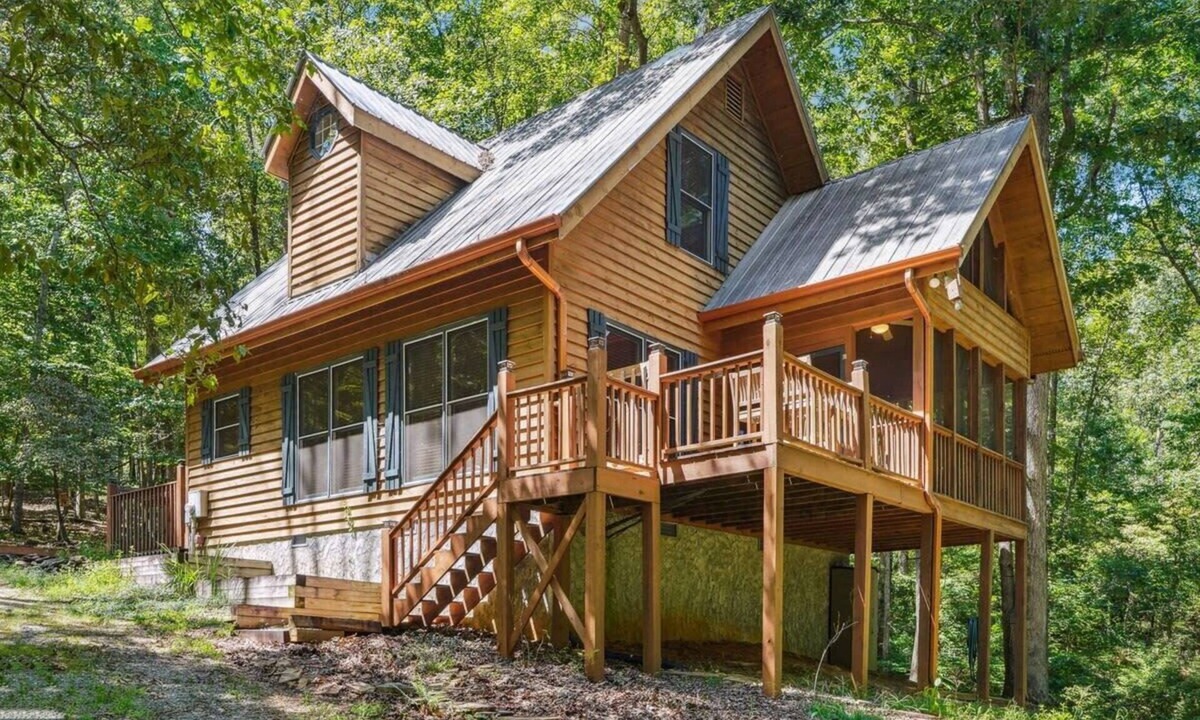 Dahlonega Cabin | Secluded Mountain Cabin Getaway: Dahlonega Charm & Views!