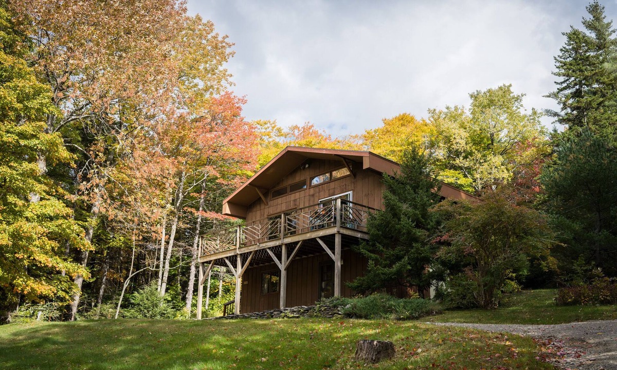 Whitingham Ski Chalet | Secluded Mountain Chalet