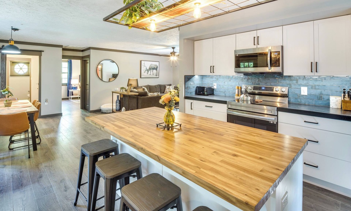 Old Fort Cottage | Secluded Mountain Retreat: 30 Mi to Asheville!