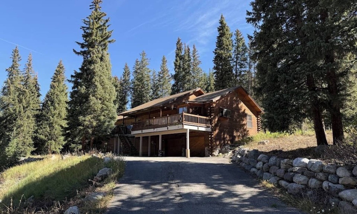 Breckenridge House | Secluded mountain home with all-wood interior & washer/dryer - dog-friendly