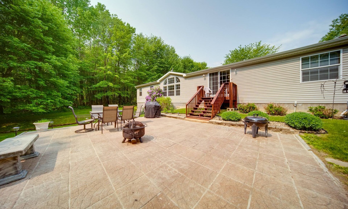 Dorset House | Secluded Ohio Getaway on 65 Acres!