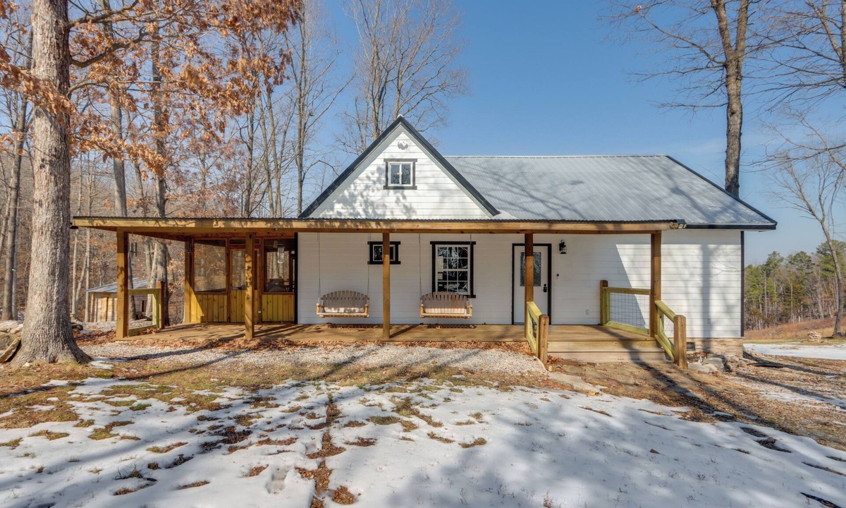 Omaha Cabin | Secluded Ozark Hideaway: 13 Mi to Table Rock Lake
