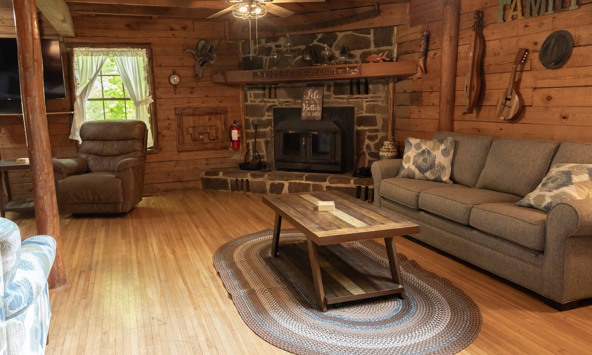 Mountain View House | Secluded Ozark Retreat | Near White River & Caverns