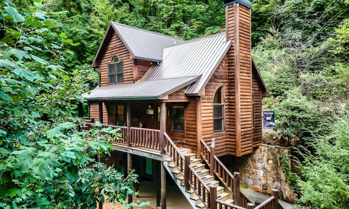 Wears Valley Cabin | 🌞SECLUDED PARADISE🌞 New HOT TUB! Close to GSM/PF/GB🌲