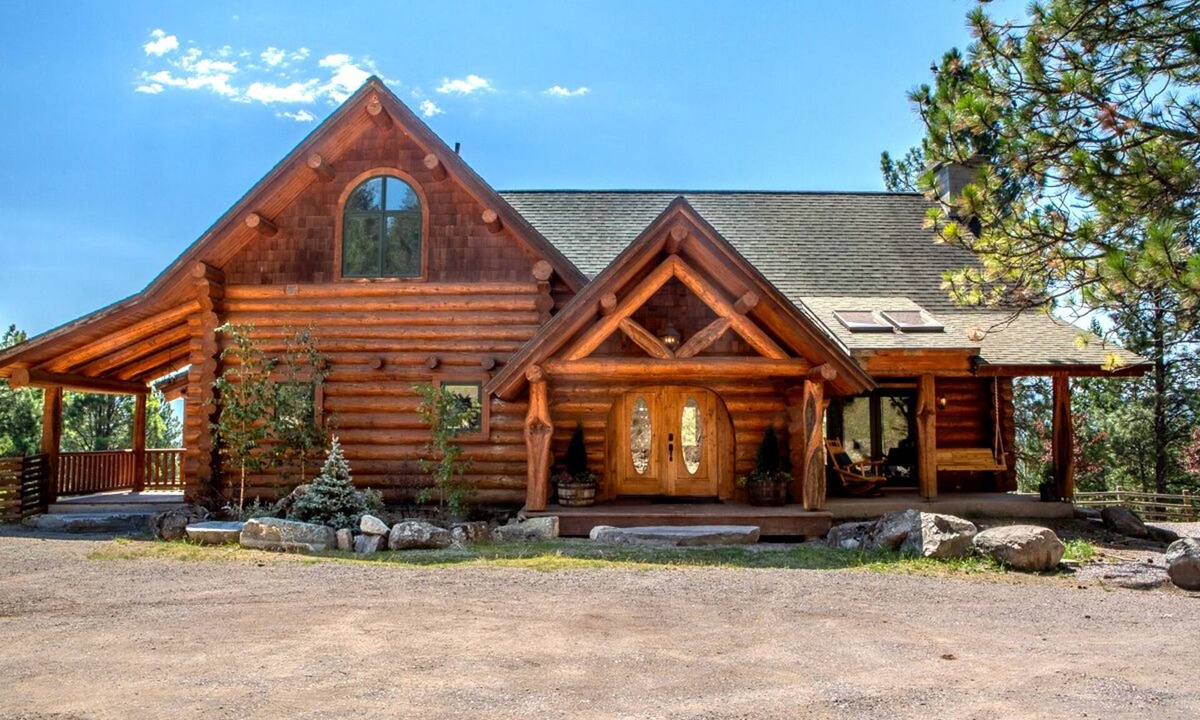 Kalispell Ski Chalet | Secluded Ranch close to Kalispell, Whitefish, Glacier Park & Flathead Lake