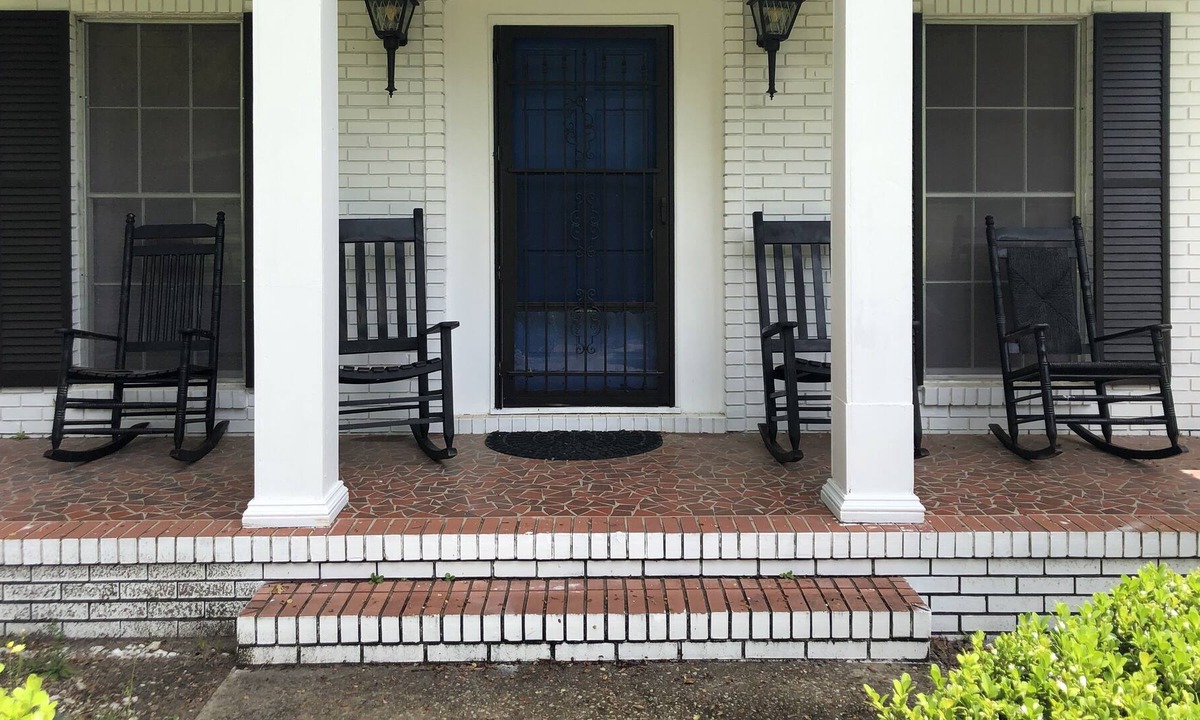 Tallahassee House | Secluded Ranch Style Home perfect for events.