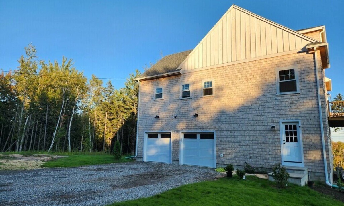 Becket House | Secluded Sophistication in the Berkshires - 49 Acres of Quiet Luxury in Becket.