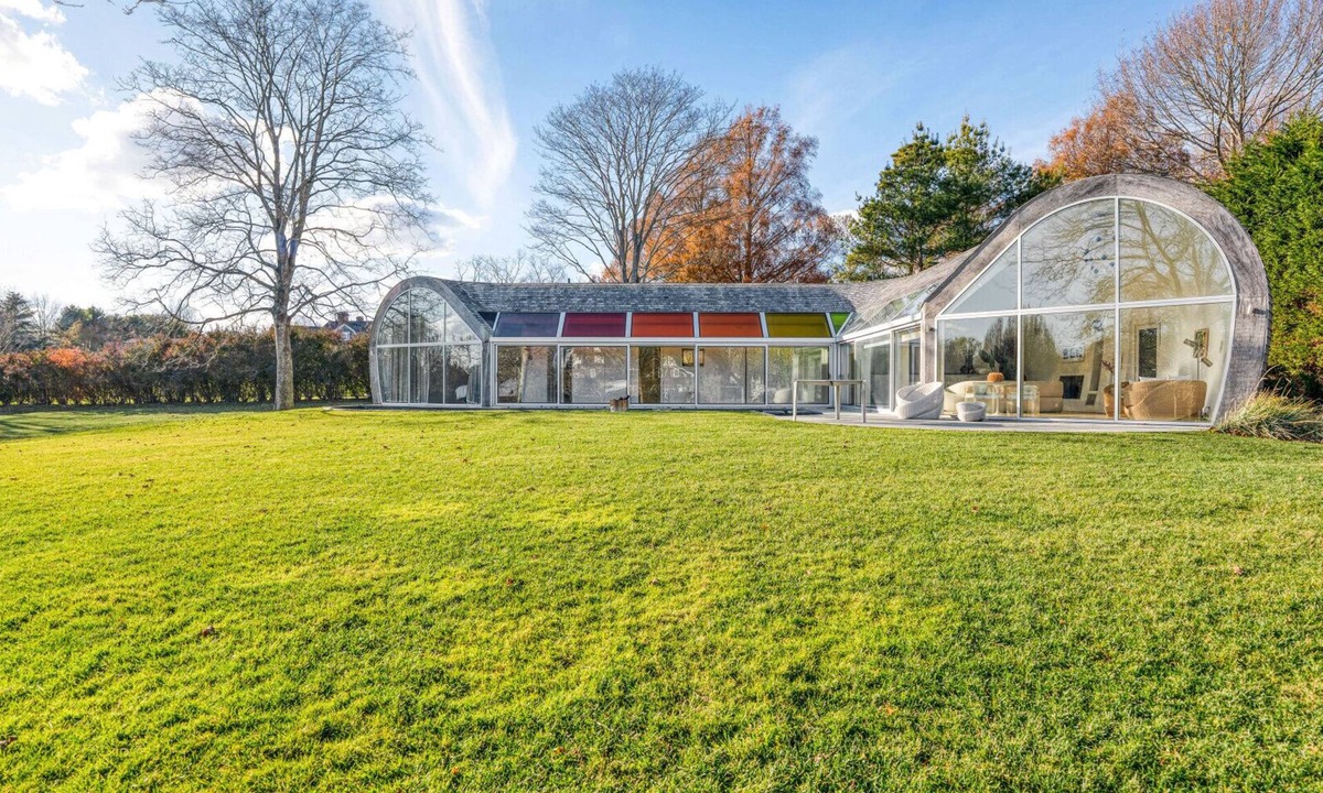Village of Southampton Villa | Secluded Southampton Escape, Garden, Perfect for Families or Friends