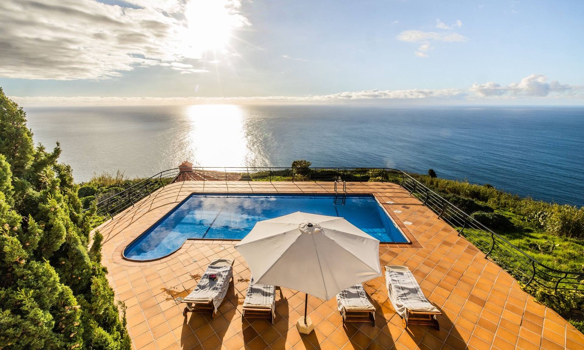 Paul do Mar Villa | Secluded Sunset Villa on Cliff & 180° Ocean Views