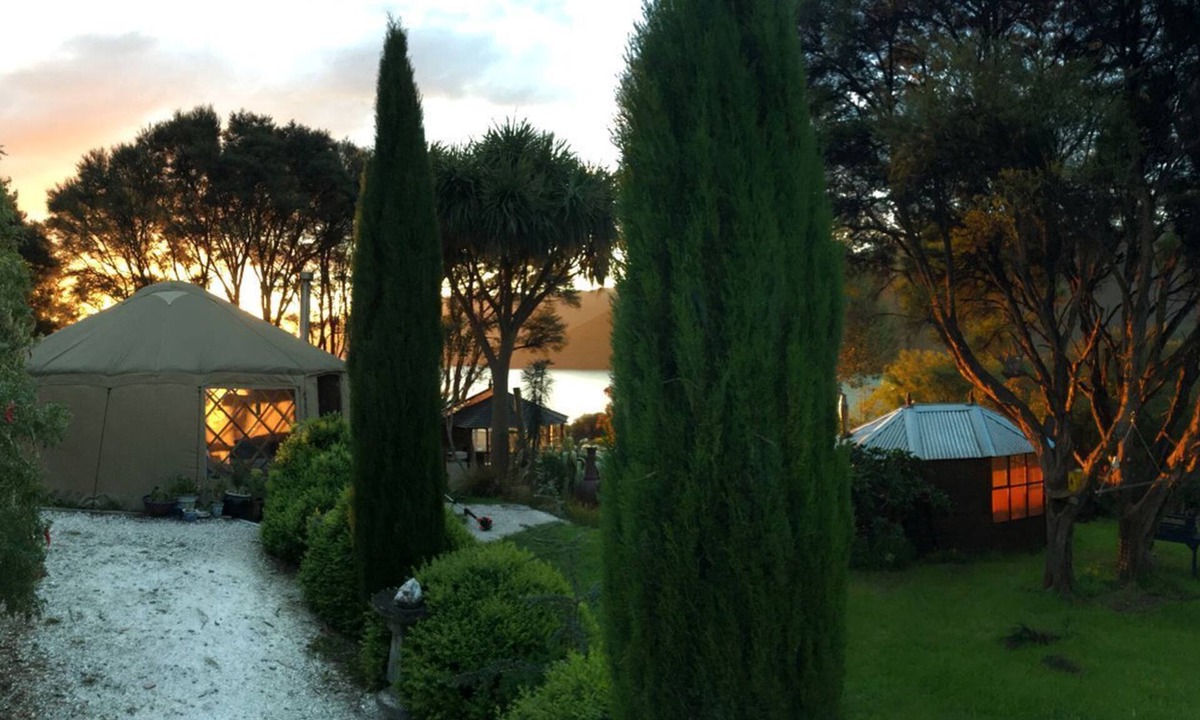 Kenepuru Head Cabin | Secluded Vacation Rental with Private Hot Tub in Marlborough, South Island