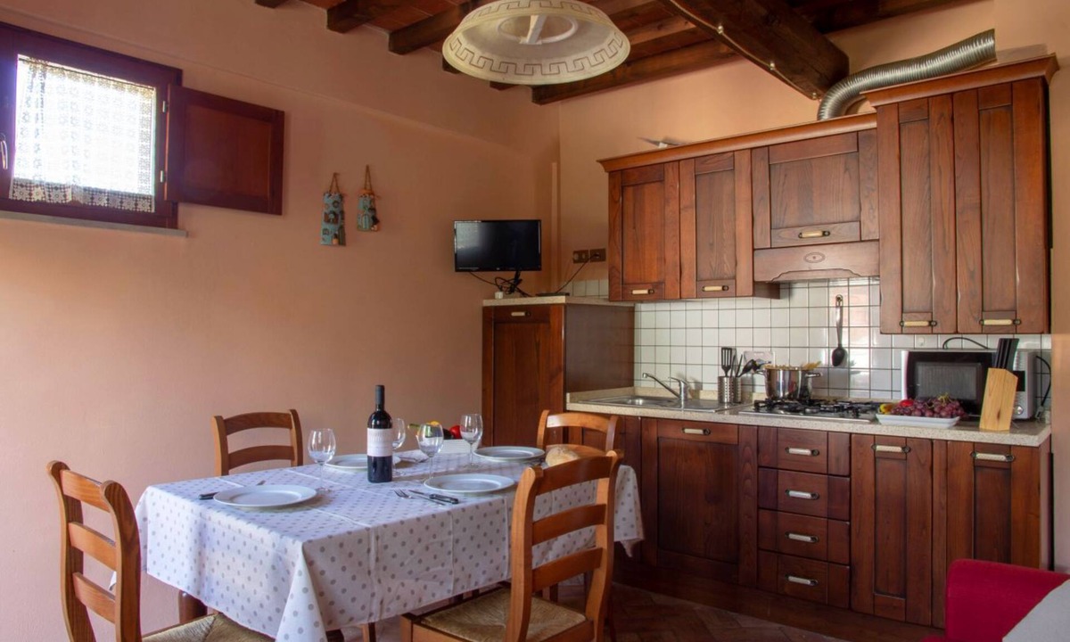 Gambassi Terme Apartment | Second floor apartment approx 50 sqm 1 bedroom 1 bathroom with shower 4 beds