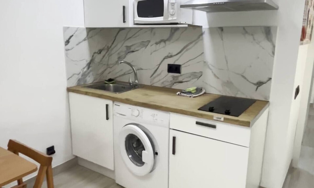 Arguineguin Apartment | Second floor apartment in facility with direct beach access