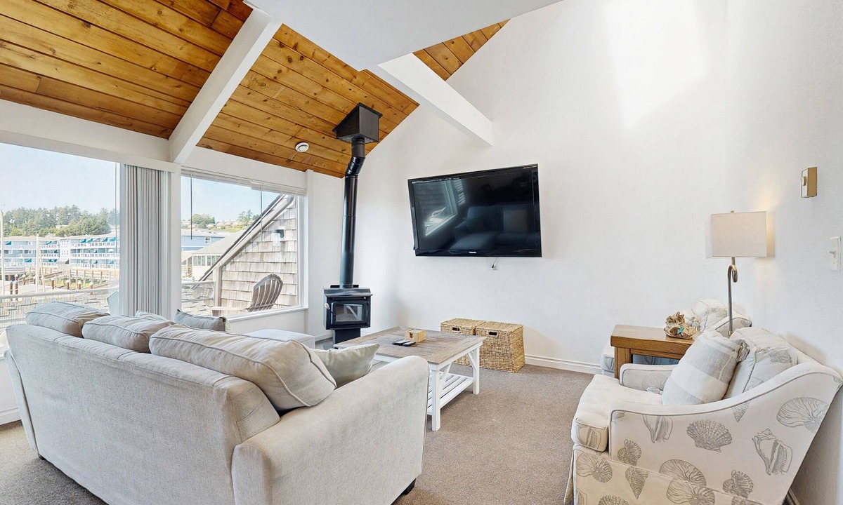 Historic Bayfront Condo | Second Floor Condo with Marina View, High-Speed WiFi, Water View, and Balcony
