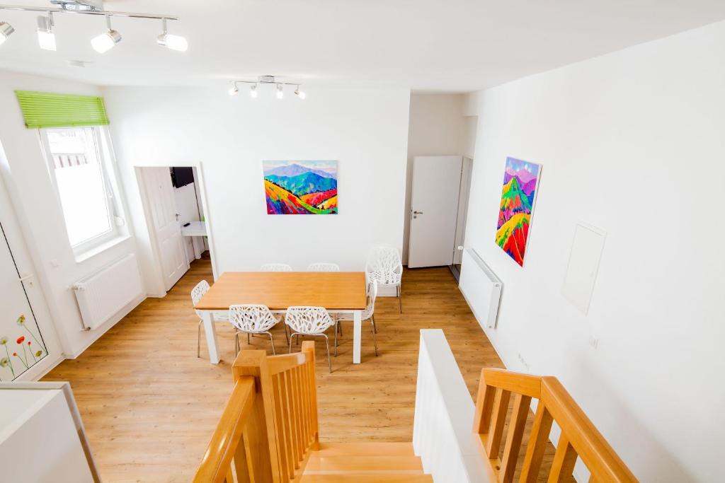 Innenstadt Apartment | SecondHome Stuttgart - Moderne große Wohnungen nahe der hist Altstadt von Esslingen aN - versch Größen 8 - 11 - 19 Betten