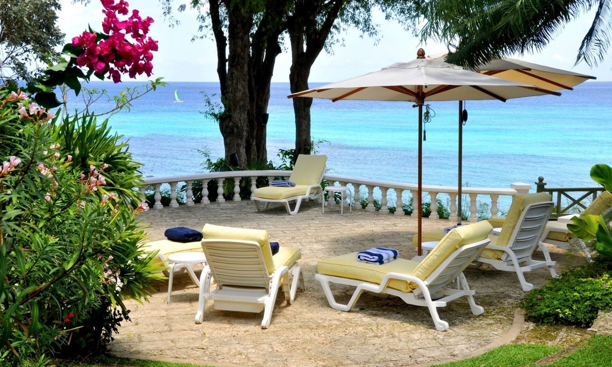 Durants Villa | Secret Cove 4 | a two-bedroom luxurious apartment with stunning sea views.