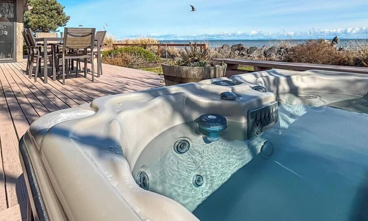 Sequim House | Secret Garden Charming Cottage on Dungeness Bay