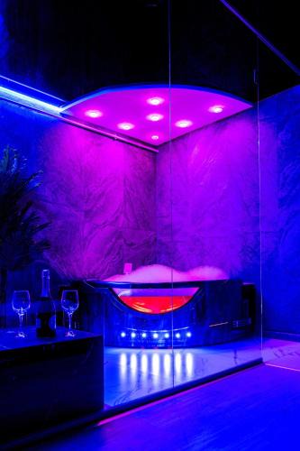 Militari Apartment | SECRET JACUZZl & LOVE