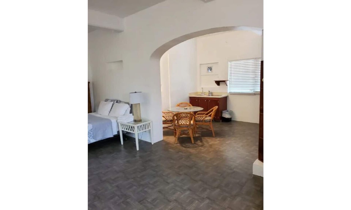 Estate Kings Quarter Apartment | Section - Unit 400 @Bunkerhill