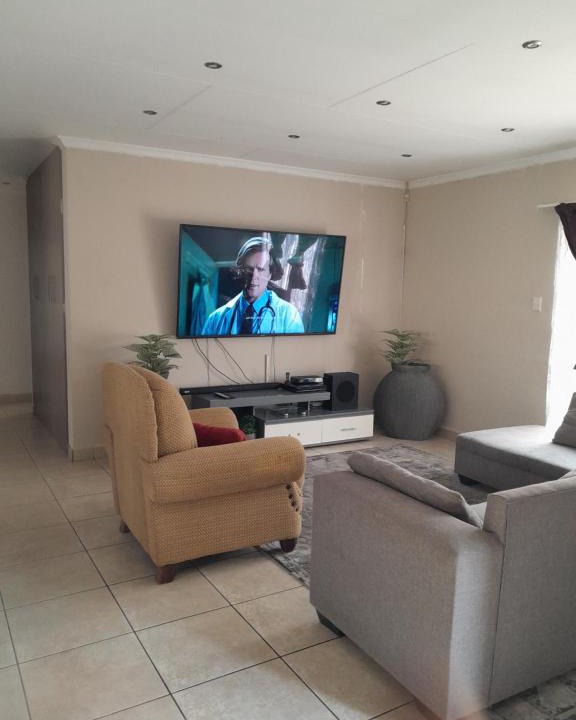 Secunda Hostel | Secunda BackPackers