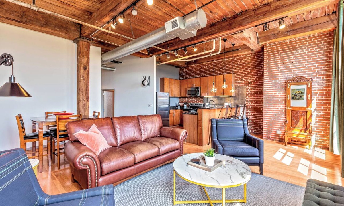 Downtown West Apartment | Secure Washington Ave Loft w W/D & Parking Available