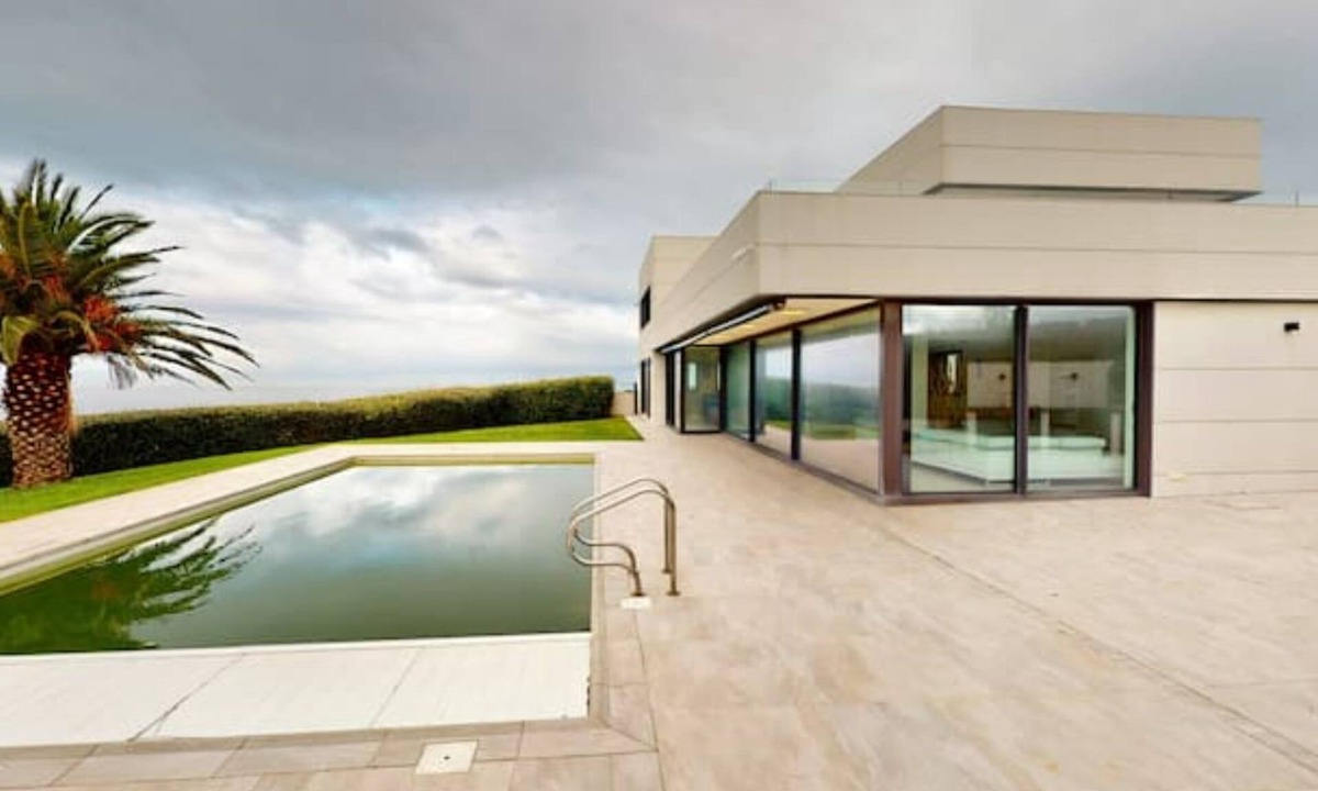Barrika House | See & Be.