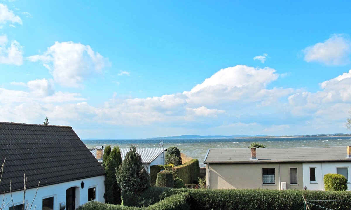 Verchen Apartment | Seeblick by Interhome