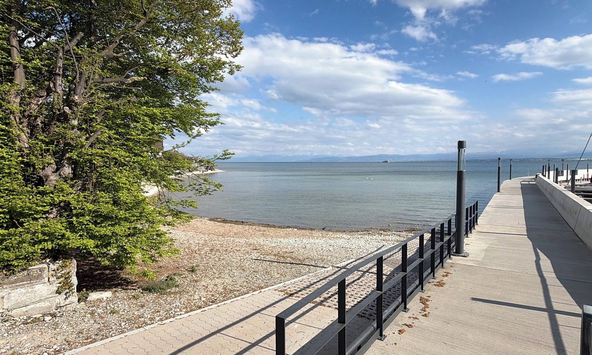 Hagnau Apartment | Seegarten Apartment 4 with sauna, indoor pool and terrace on Lake Constance