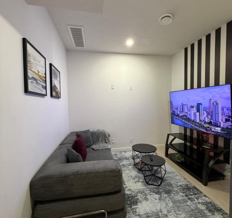 West Edmonton Apartment | Selah Suite