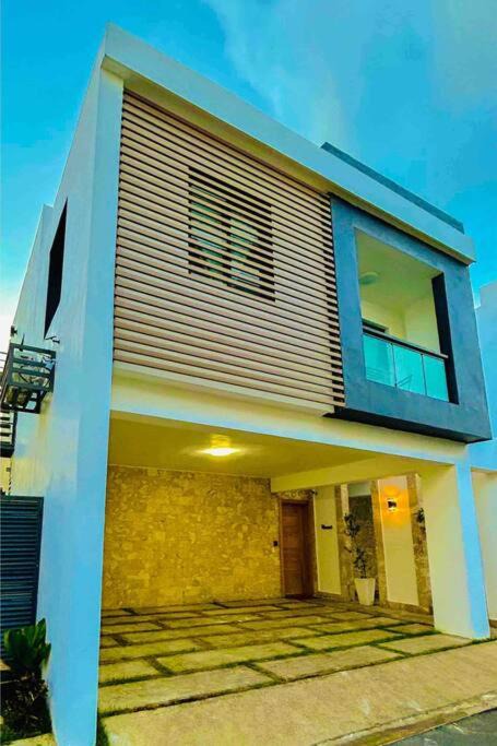 Punta Cana Villa | Self Check+Jaccuzzi+5gwifi+Projector+bbq+bar+ DR
