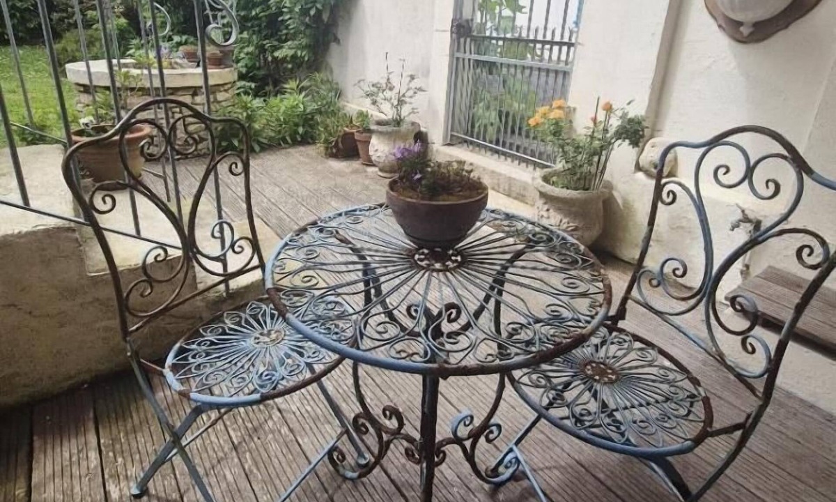 Fouras Apartment | Self-contained apartment with terrace
