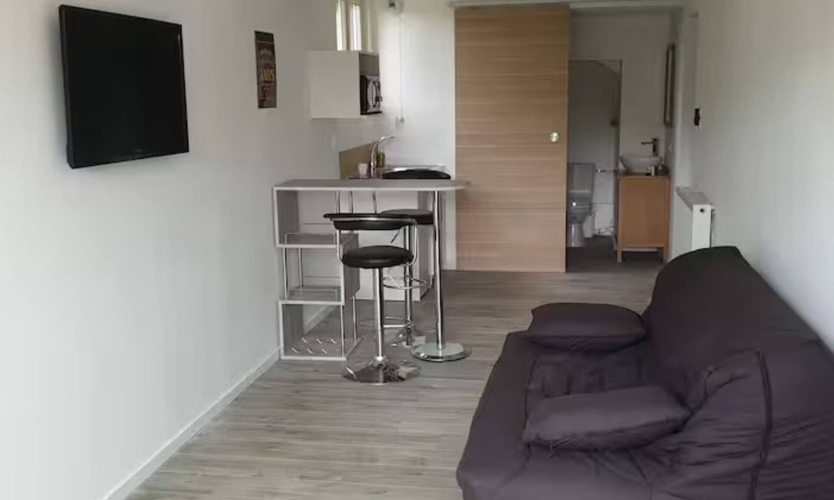 Cuissai Apartment | Self-contained studio at the edge of Ecouves