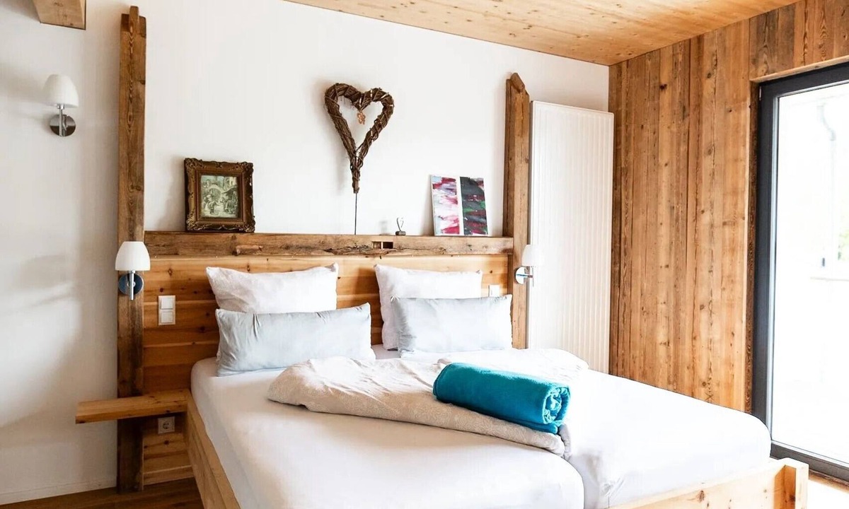 Essing Ski Chalet | Selma vacation chalet in Essing - space for 2 to 4 people, ideal for families!