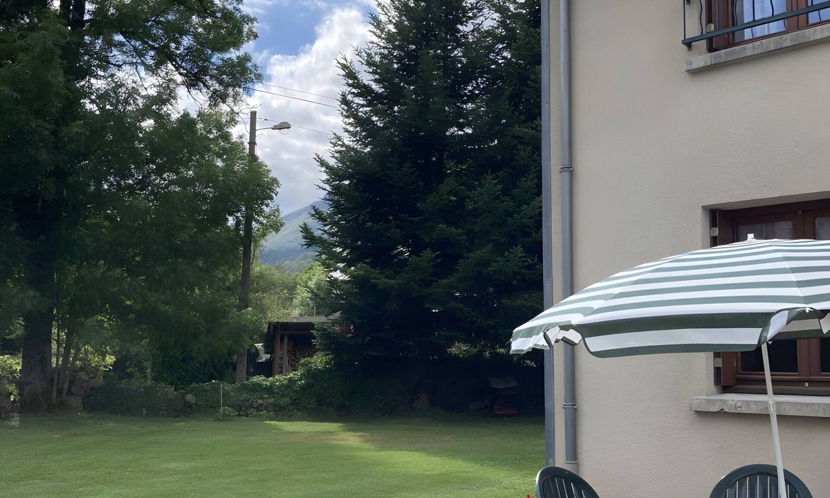 Chambon-sur-Lac House | Semi-detached house with garden, mountain view, private terrace and Wi-Fi