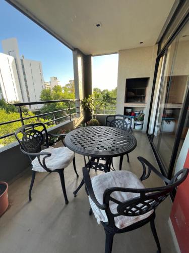 La Plata Apartment | Semipiso premium con piscina y cochera opcional
