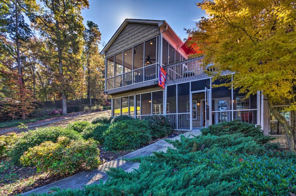 Seneca House | Seneca Townhome on Lake Hartwell Less Than 4 Mi to Clemson