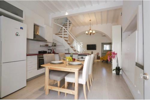 Mykonos Town Villa | Sensation three level villa in mykonos town