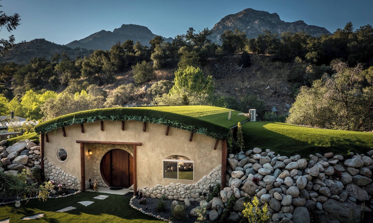 Three Rivers House | Sequoia Haven Hole - Whimsical Earthberm FairyTale, Riverfront. 1 min to Sequoia