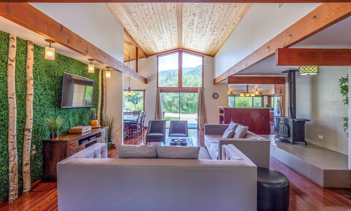 Three Rivers House | Sequoia River House - 2 Decks on the River, close to SNP, 7 acres