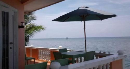 Hindang Bed & Breakfast | Serdena Homestay Fronting Cuatro Islas