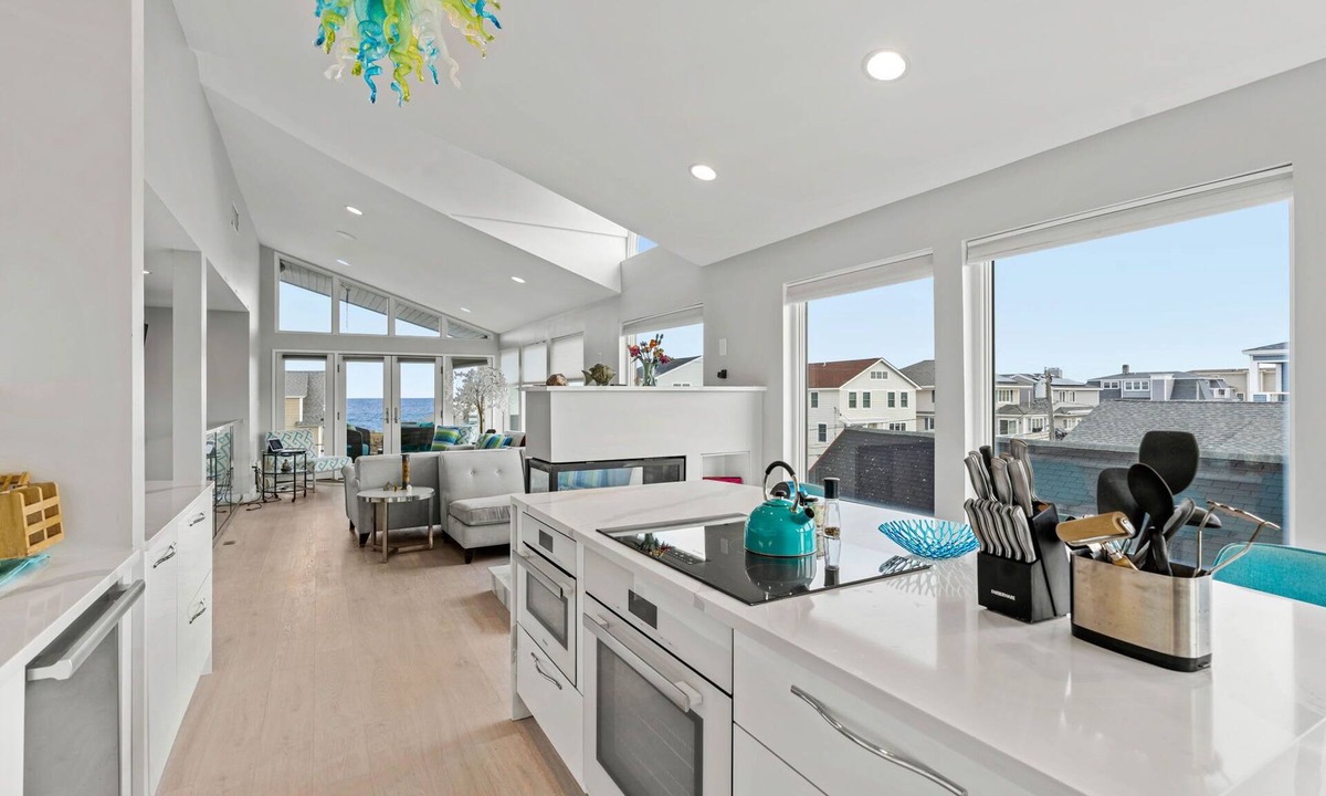 Salisbury House | Serendipity Beach Retreat | Rooftop Decks W/Views