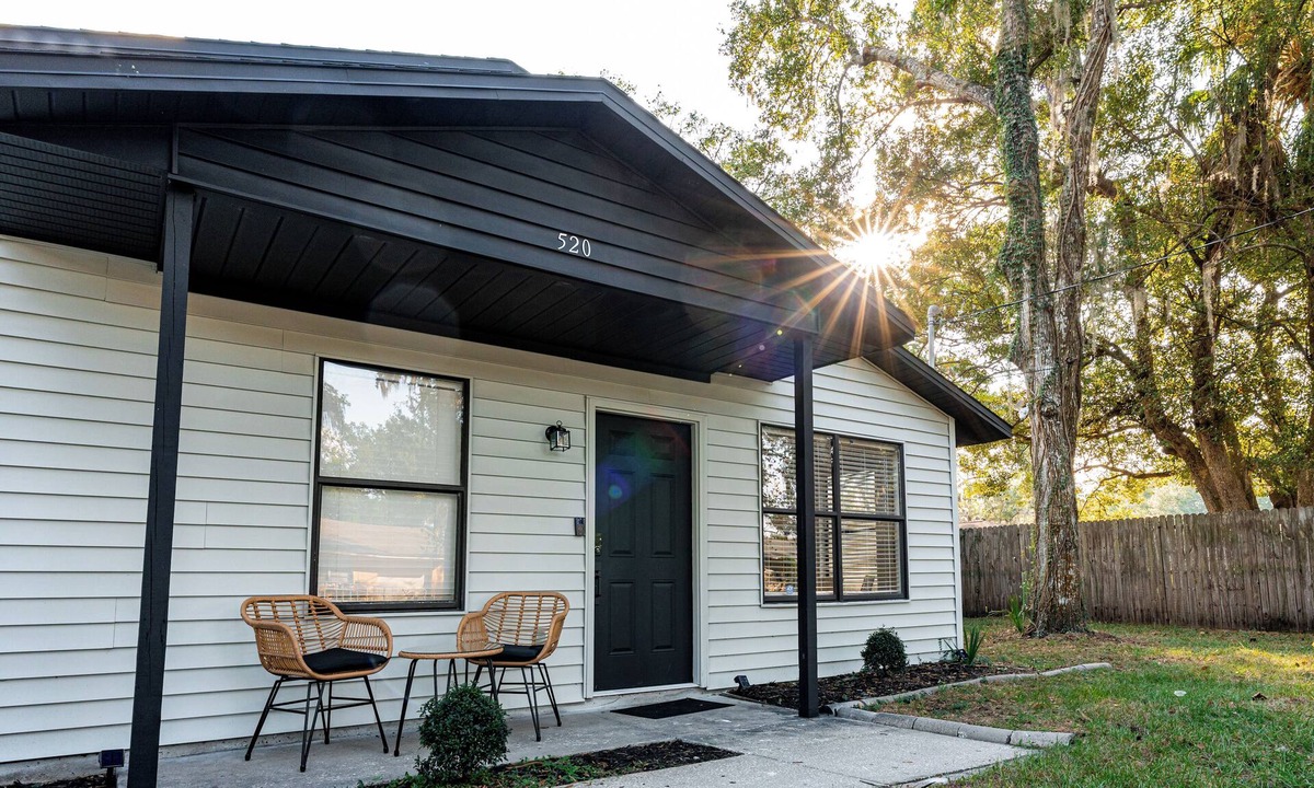 Mount Dora House | Serene 3-bedroom estate perfect for relaxing stays in Mount Dora