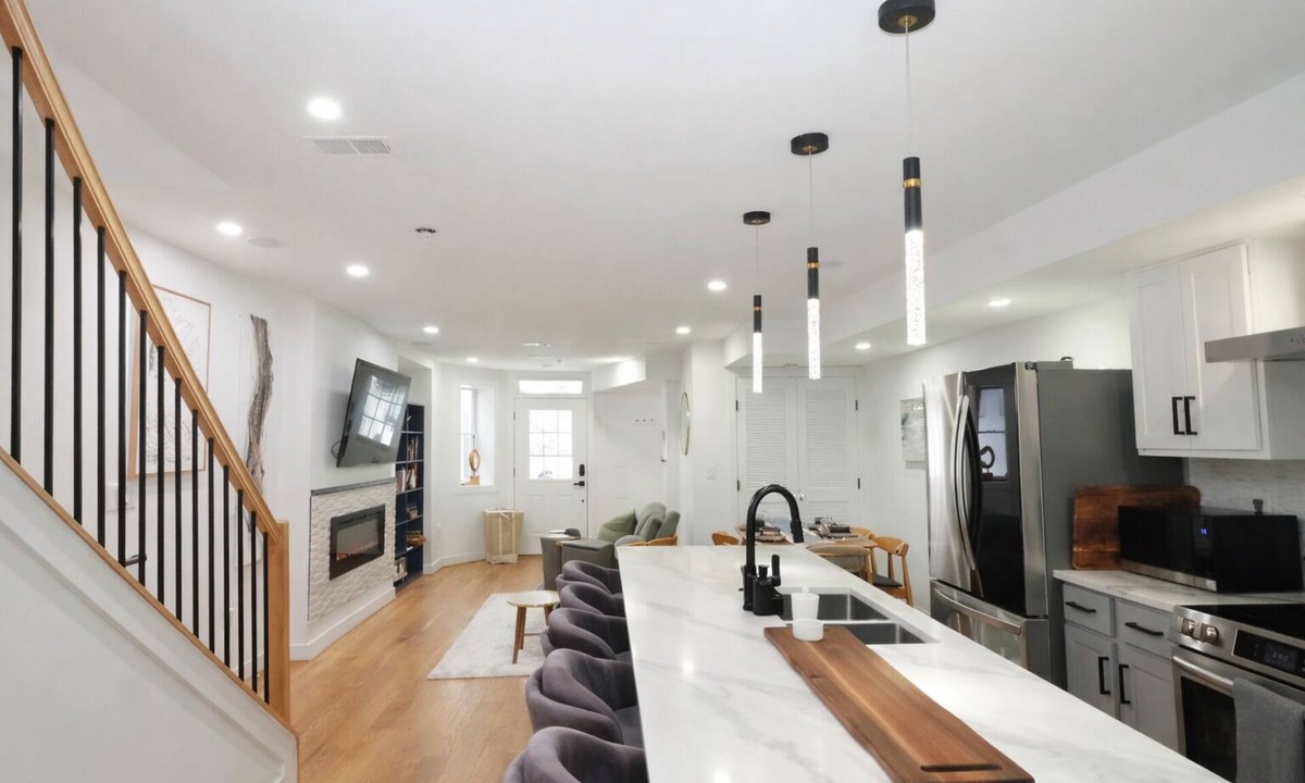 Columbia Heights Condo | Serene 4-bedroom condo with AC in vibrant Washington