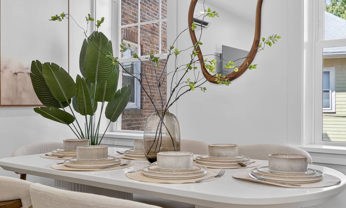 Central Square Apartment | Serene 4BR 3BA Apt Harvard/MIT Sleeps 10+ Parking Permit Included