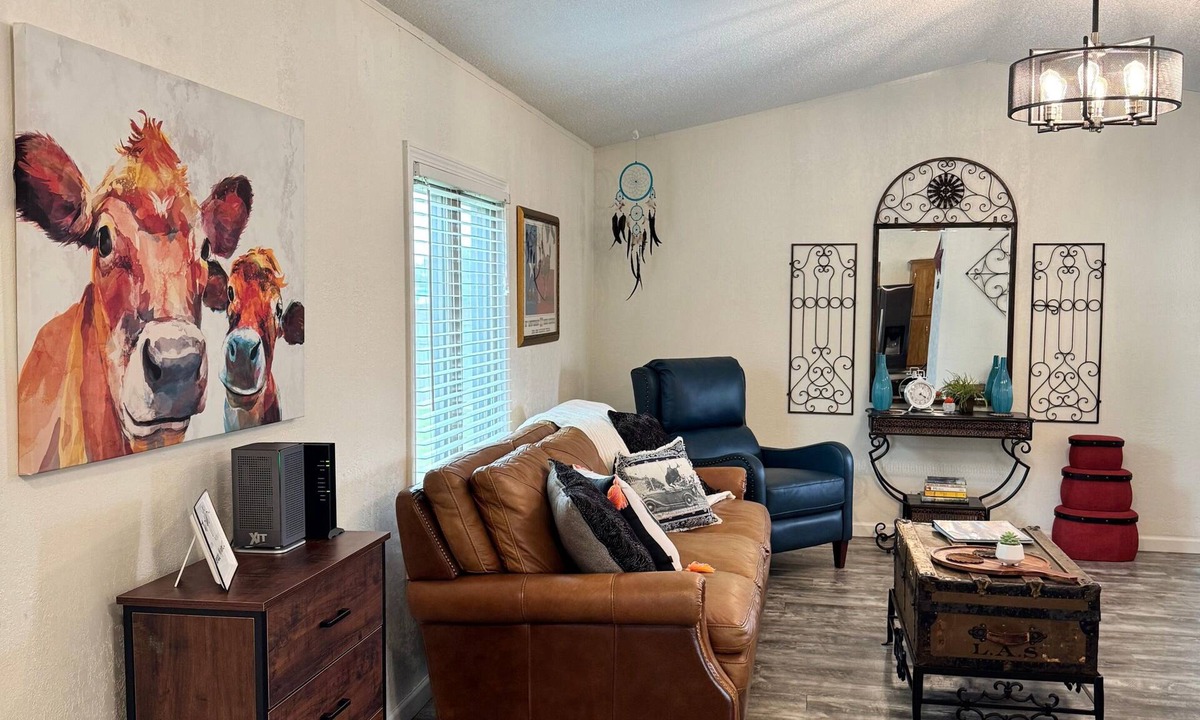 Dalhart House | Serene & comfortable Southwestern home in Dalhart for you and your pets…