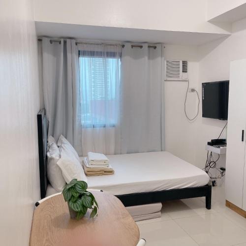 Ermita Apartment | Serene Condo Unit in Front of US Embassy