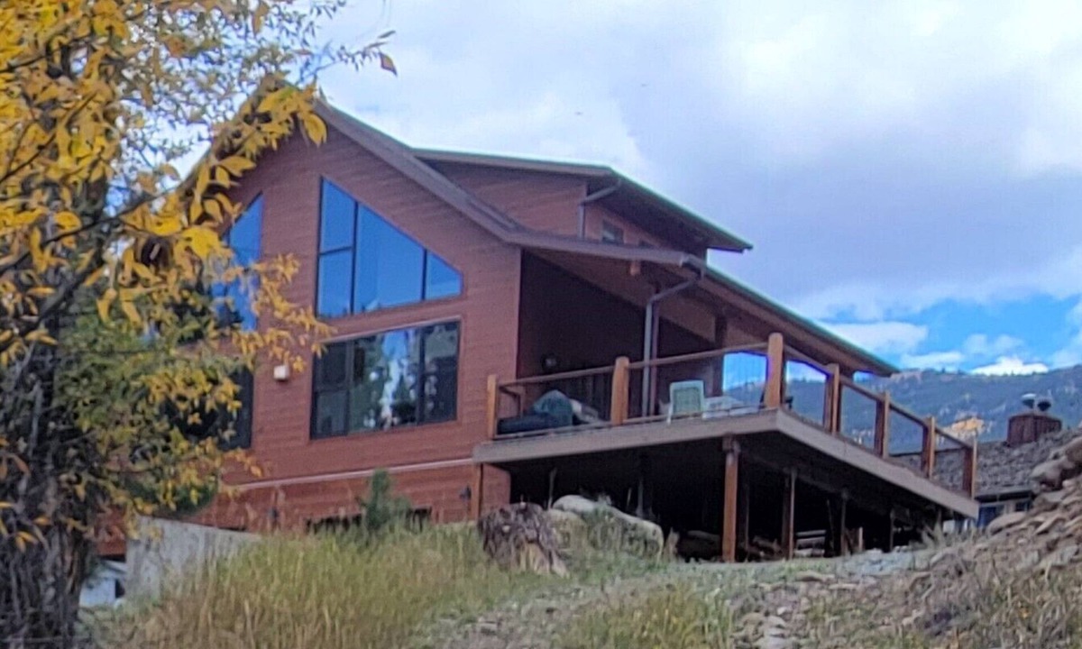 Georgetown Cabin | Serene Creekside Cabin near skiing/rafting with views to die for!