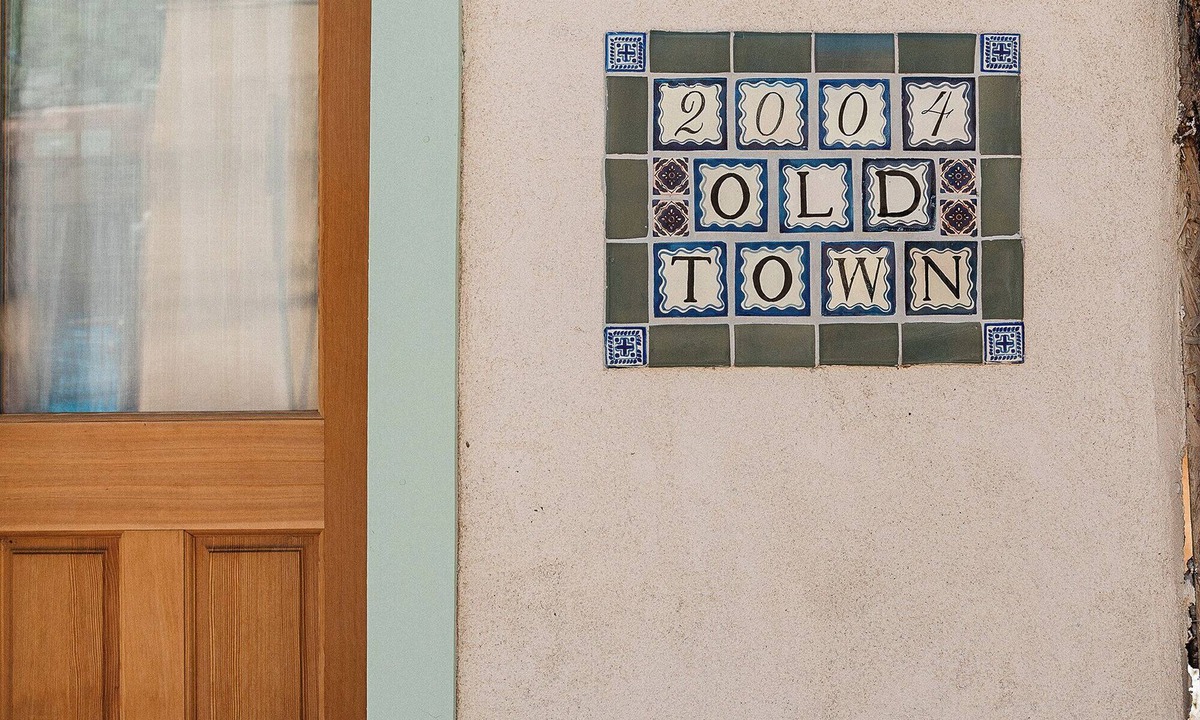 West Old Town House | Serene, earthen home - just one minute from the heart of Old Town Albuquerque!